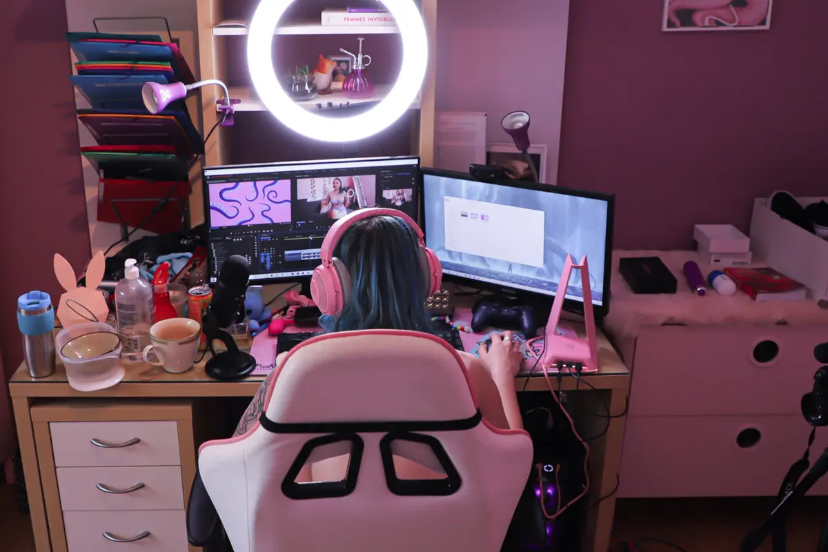 Attrezzatura per Camgirl - Cosa Ti Serve per Iniziare